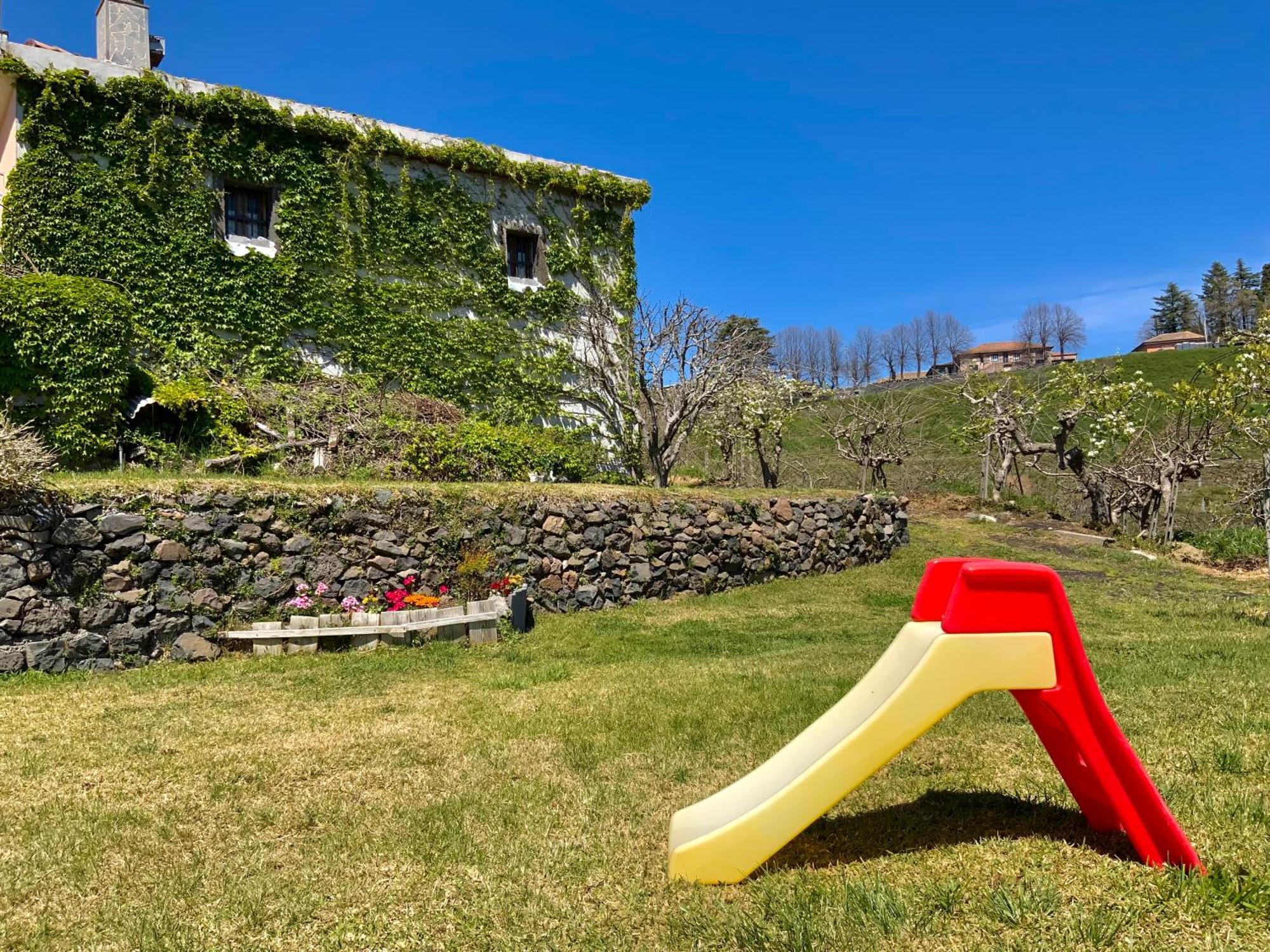 Tenuta Kiwi Dell'Etna Milo Exterior foto
